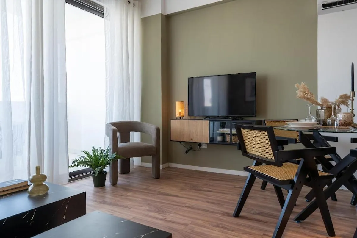 Appartamento Luna - Homely Studio W Balcony In Larnaca