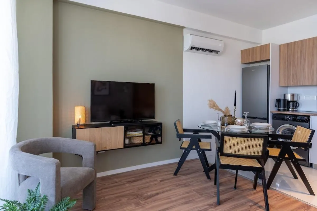 Appartamento Luna - Homely Studio W Balcony In Larnaca